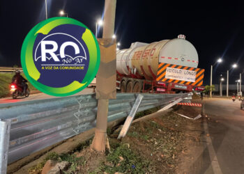 Segunda carreta que não consegue subir a ladeira do viaduto