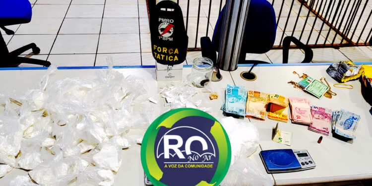 FORÇA TÁTICA: Fecha ponto de distribuição de droga na zona leste