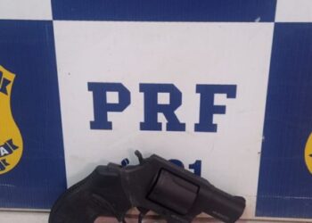 PRF apreende arma de fogo em Ji-Paraná/RO