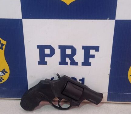PRF apreende arma de fogo em Ji-Paraná/RO