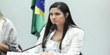 Comissão aprova atendimento prioritário à mulher que sofre aborto