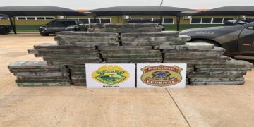 PF e BPFRON apreendem mais de 400 kg de maconha em Guaíra/PR