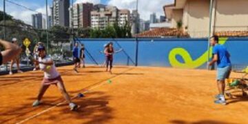 5 benefícios da prática de tênis para a saúde