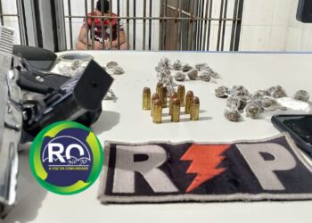 PM: Após abordagem encontra droga é arma roubada da PC