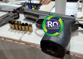 Engraçadinho armado é empinando moto acabou sendo preso