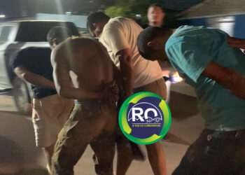 Grupo é preso com arma de objetos roubados