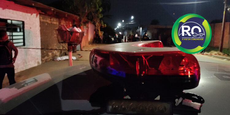 Na porta do comércio homem é morto