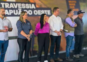 Cláudia de Jesus participa de entrega de obra do governo Lula em Itapuã do Oeste