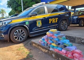 Em Porto Velho/RO, PRF intercepta 50 kg de cocaína em ônibus