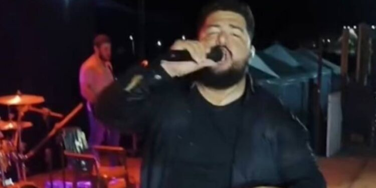 Indo de moto fazer show, cantor de RO atinge anta em rodovia e fica em estado grave em hospital de MT