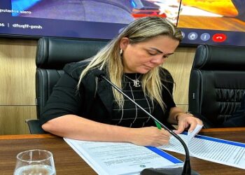 Indicações de Cláudia de Jesus buscam corrigir falhas nas centrais de emergência de Rondônia