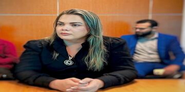 Cláudia de Jesus propõe ampliar benefício de transporte gratuito para idosos e PCDs