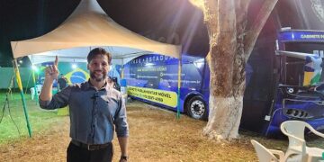 Deputado Delegado Camargo recebe a população no gabinete móvel na 39° Expoari