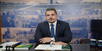 DEPUTADO THIAGO FLORES GARANTE 1 MILHÃO DE REAIS PARA REFORMA E AMPLIAÇÃO DO HOSPITAL REGIONAL DE BURITIS, EM RONDÔNIA.