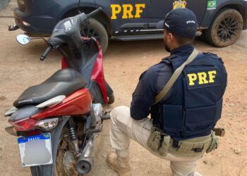 Em Porto Velho/RO, PRF recupera motocicleta com registro de roubo/furto