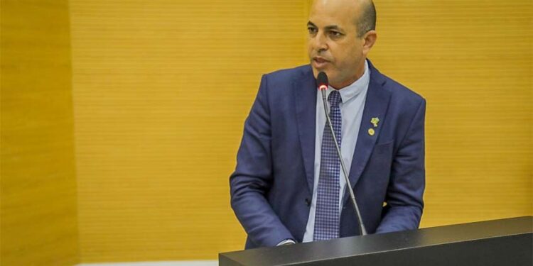 Ismael Crispin assegura investimento de R$ 961 mil para construção de quadra na Apae em São Miguel do Guaporé