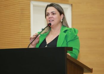 Cláudia de Jesus destaca avanço social com novo limite de isenção de ICMS para veículos de pessoas com deficiência