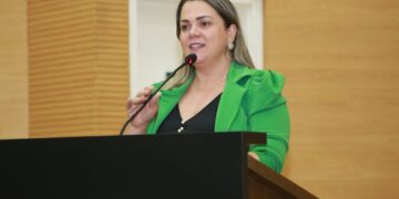 Cláudia de Jesus destaca avanço social com novo limite de isenção de ICMS para veículos de pessoas com deficiência