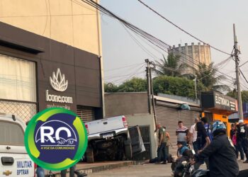 Grave acidente de trânsito entre dois veículos deixa duas vítimas feridas