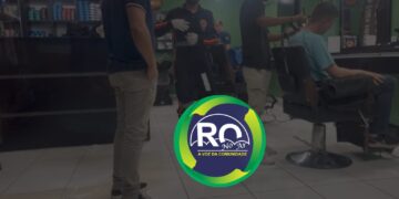 VEJA O VÍDEO INUSITADO : Barbearia não para de funcionar mesmo com o corpo no chão da vítima morta