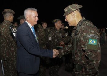 Procurador-Geral de Justiça recebe homenagem em evento da 17ª BIS