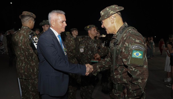 Procurador-Geral de Justiça recebe homenagem em evento da 17ª BIS