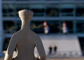 Presidente do STF rejeita troca de relatoria em inquérito sobre vazamento de conversas