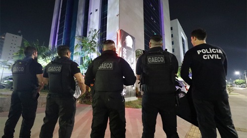 Compartilhar Foto acessível: operação Ministério Público deflagra Operação Epimorfose em Candeias do Jamari/RO e Salvador/BA