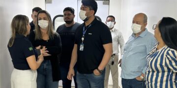 Cláudia de Jesus acompanha melhorias para o Hospital João Paulo II