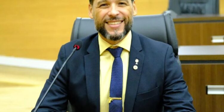 Delegado Camargo pede nova escola de ensino fundamental e médio para Ariquemes