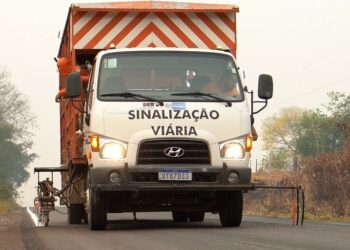 DER inicia obras de microrevestimento na rodovia 383, em Cacoal