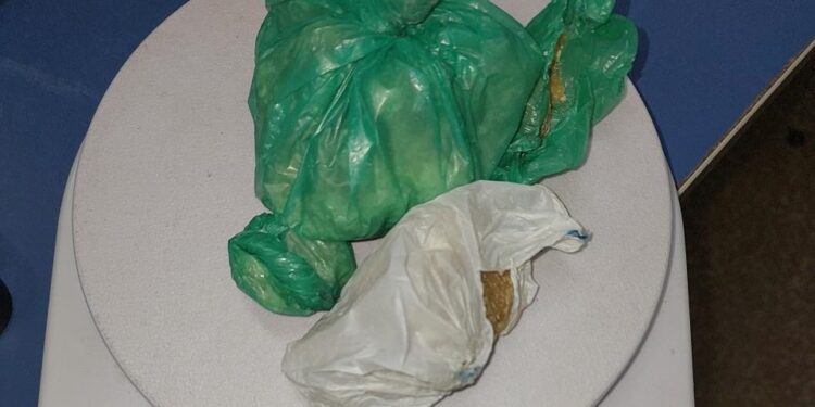 POLÍCIA MILITAR PRENDE FORAGIDO DA JUSTIÇA SUSPEITO DE COMERCIALIZAR DROGAS EM VILHENA