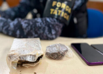 JI-PARANÁ – POLÍCIA MILITAR APREENDE DROGA E CONDUZ MULHER SUSPEITA DE TRÁFICO