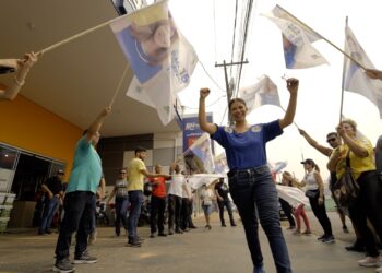 Caminhada na zona Leste confirma adesão a candidatura de Euma Tourinho a prefeitura da Capital