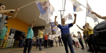 Caminhada na zona Leste confirma adesão a candidatura de Euma Tourinho a prefeitura da Capital