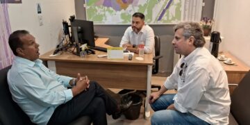 Jurandir Bengala comemora instalação de iluminação LED na Vila de Jirau e Vila da Penha