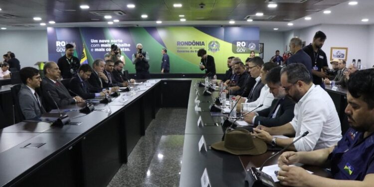 Em reunião com Estado, MP defende unidade entre Poderes e instituições no enfrentamento às queimadas e à crise hídrica