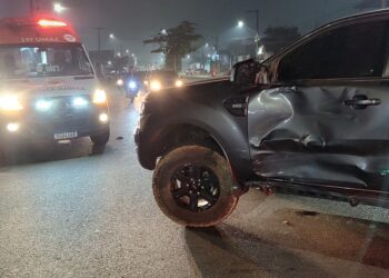 Motociclista é socorrido as pressas ao JPII após atingir camionete