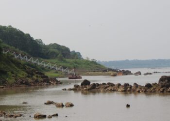 Porto de Porto Velho paralisa temporariamente operações devido ao baixo nível do Rio Madeira
