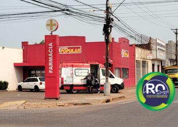 Motociclista é atingido por carro e fica com perna ferida