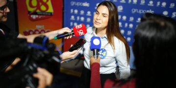 Mariana Carvalho foca em propostas, mantém equilíbrio e vence debate
