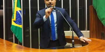 Deputado Thiago Flores assina coautoria de pedido de impeachment contra o Ministro Alexandre de Moraes
