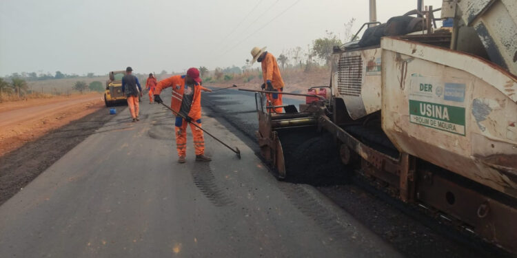 Governo de RO finaliza pavimentação de um quilômetro na RO-492, no distrito de Nova Estrela