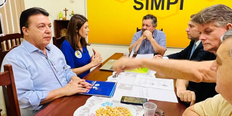 ENCONTRO SIMPI  Aos micro e pequenos empresários, Juíza Euma Tourinho afirma que vai trabalhar em parceria e integração
