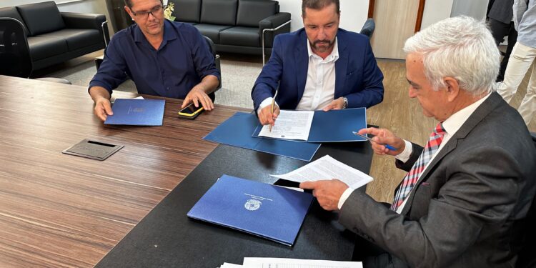 AROM e Justiça Eleitoral de Rondônia firmam parceria para facilitar a participação dos eleitores nas eleições municipais de 2024