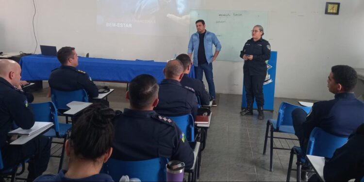 VILHENA – POLICIAIS MILITARES PARTICIPAM DE PALESTRA SOBRE ORGANIZAÇÃO FINANCEIRA E BEM-ESTAR