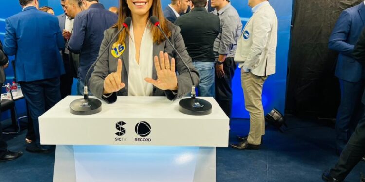 Juíza Euma Tourinho se sobressai em debate da Sic mostrando que tem coragem e melhores propostas