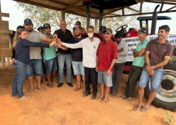Ismael Crispin entrega implemento agrícola e celebra compromisso cumprido com Nova Brasilândia do Oeste