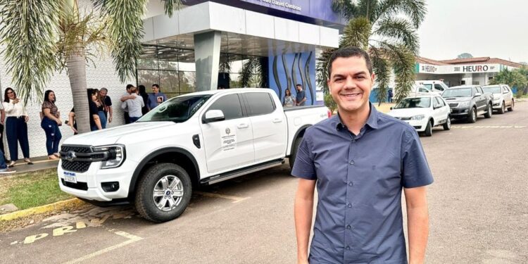 Camionete adquirida por emenda de Cássio Góis fortalece ações da Assdaco no combate ao câncer