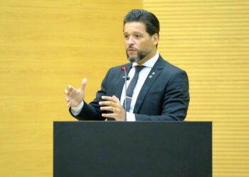 Eventos custeados com dinheiro público deverão ter entrada gratuita e critérios para premiação, garante emenda do Delegado Camargo